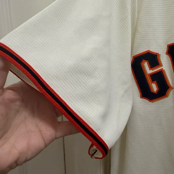 Majestic White and Black Giants Jersey - Picture 10 of 13